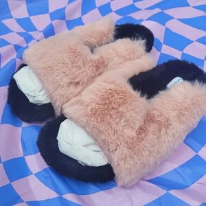 NWOB Topshop Cozy Pink Faux Fur Slipper Slides